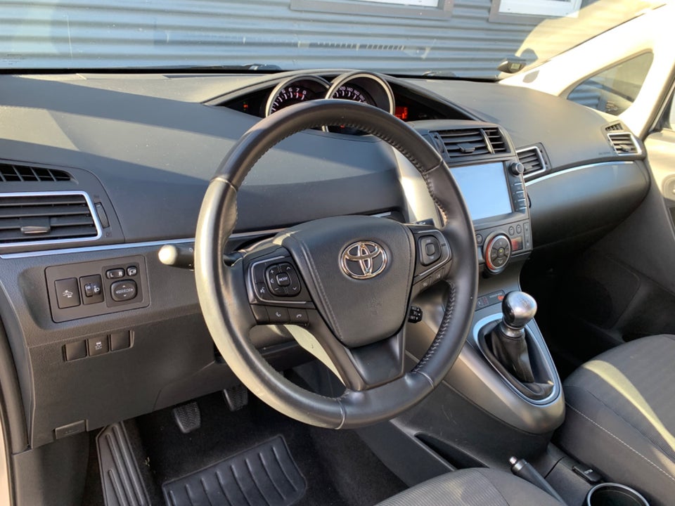 Toyota Verso 1,8 VVT-i T2 Premium 7prs 5d