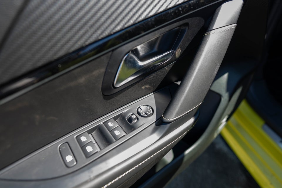 Peugeot e-208 54 GT 5d