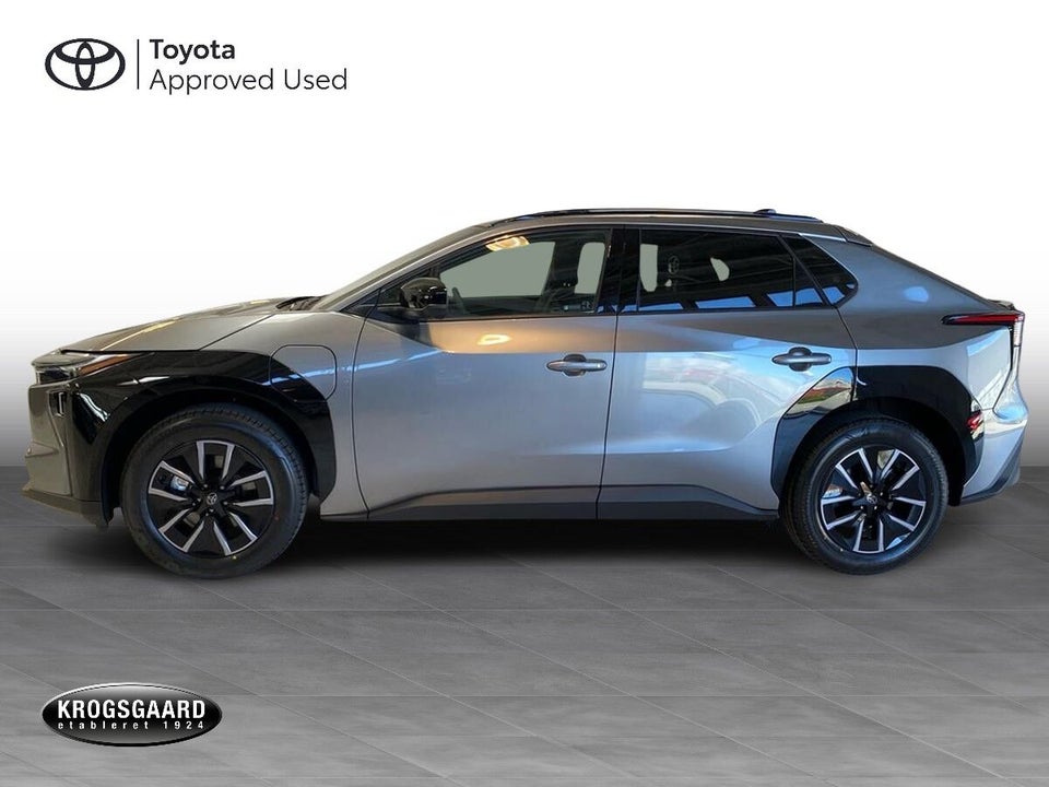 Toyota bZ4X 73 Active Tech 5d