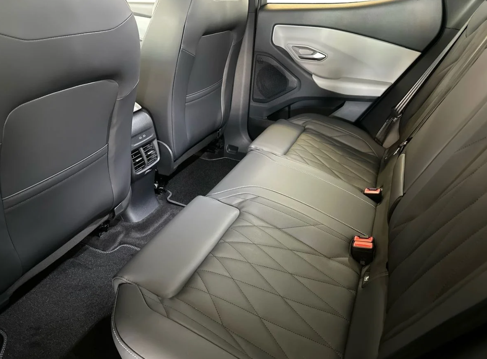 Ford Explorer 79 Premium Extended Range 5d