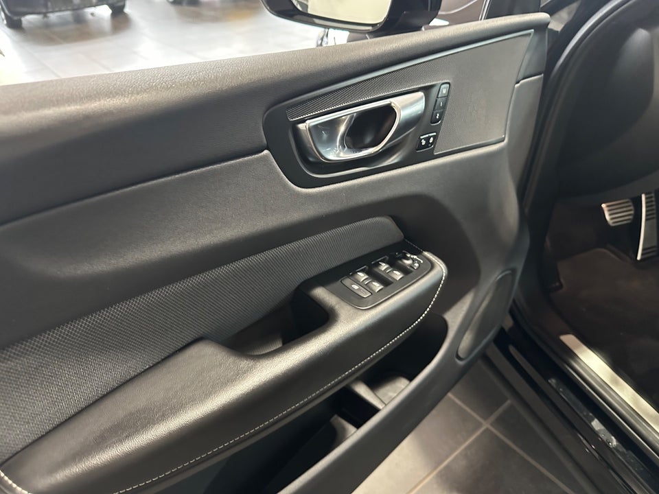 Volvo XC60 2,0 T6 ReCharge R-Design aut. AWD 5d