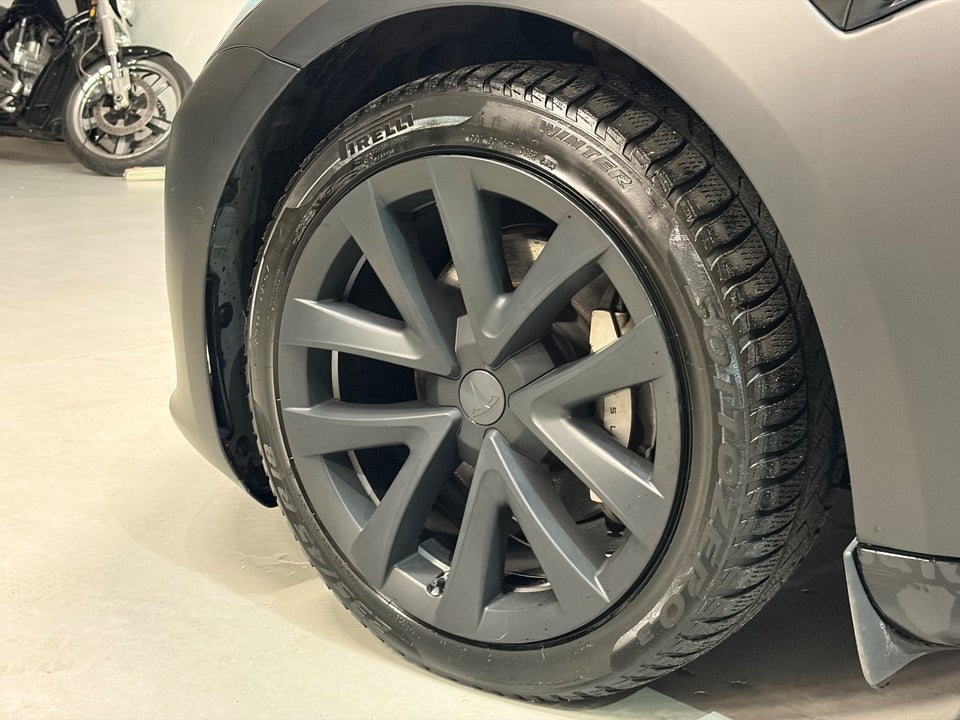 Tesla Model 3 Long Range AWD 4d