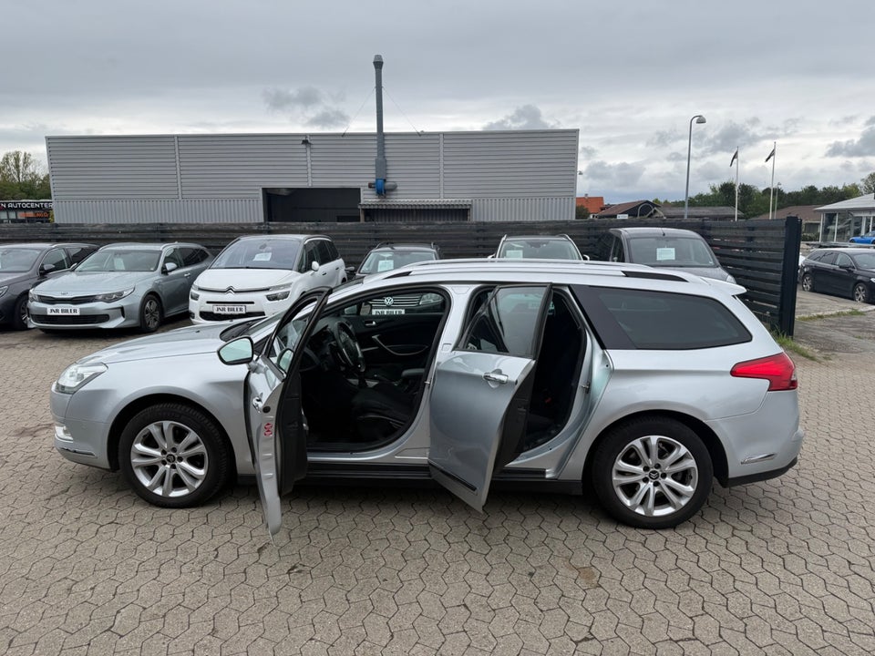 Citroën C5 2,0 HDi 140 Comfort Tourer 5d