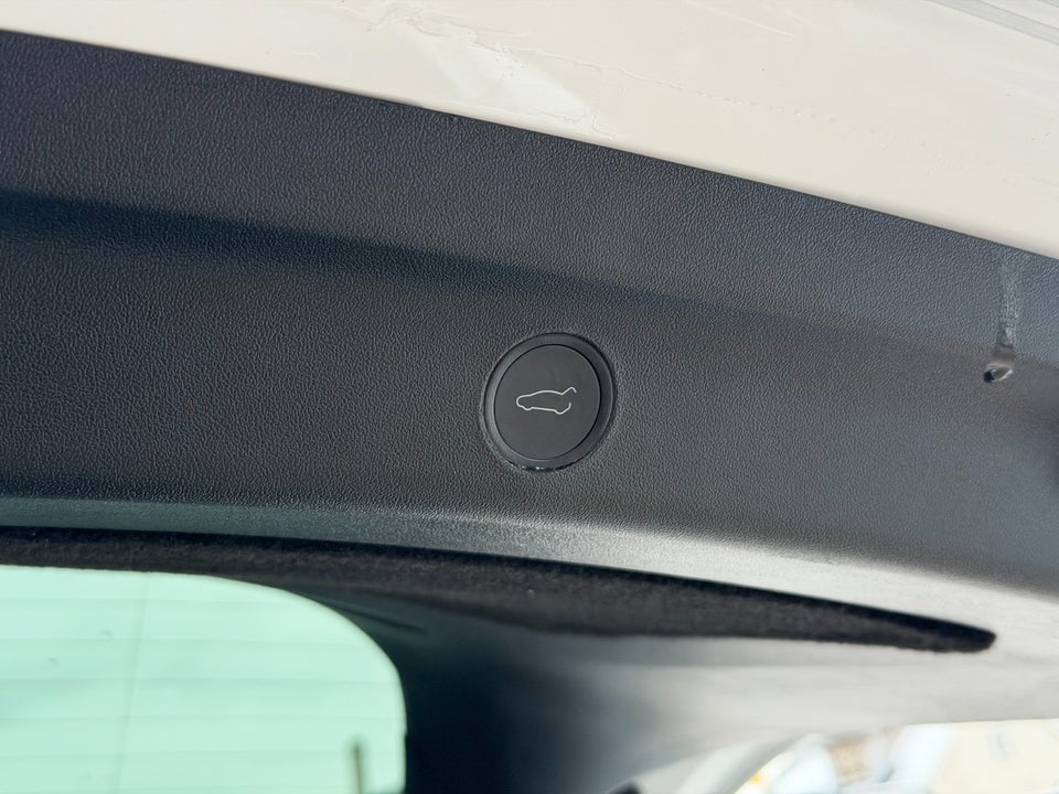 Tesla Model Y Long Range AWD 5d