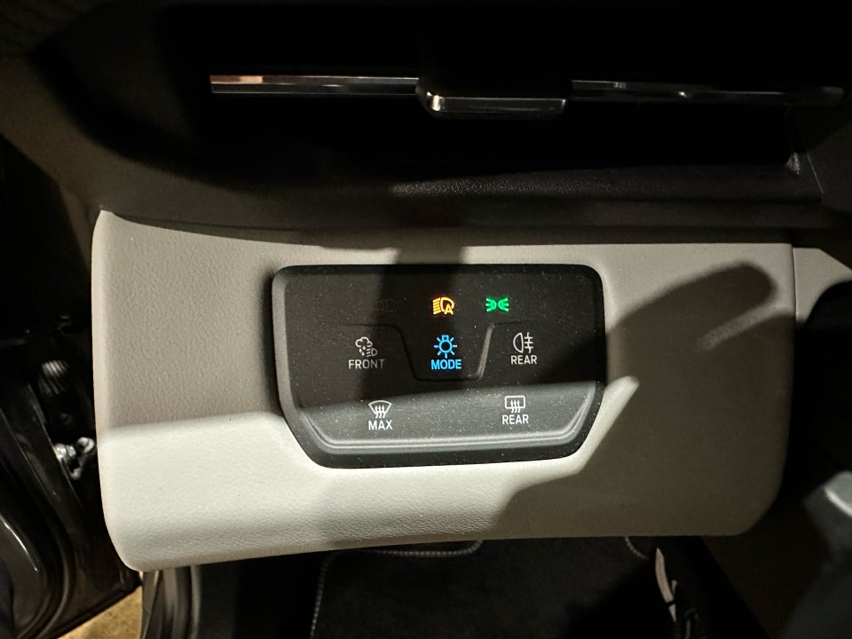 Ford Explorer 82 Premium Extended Range 5d