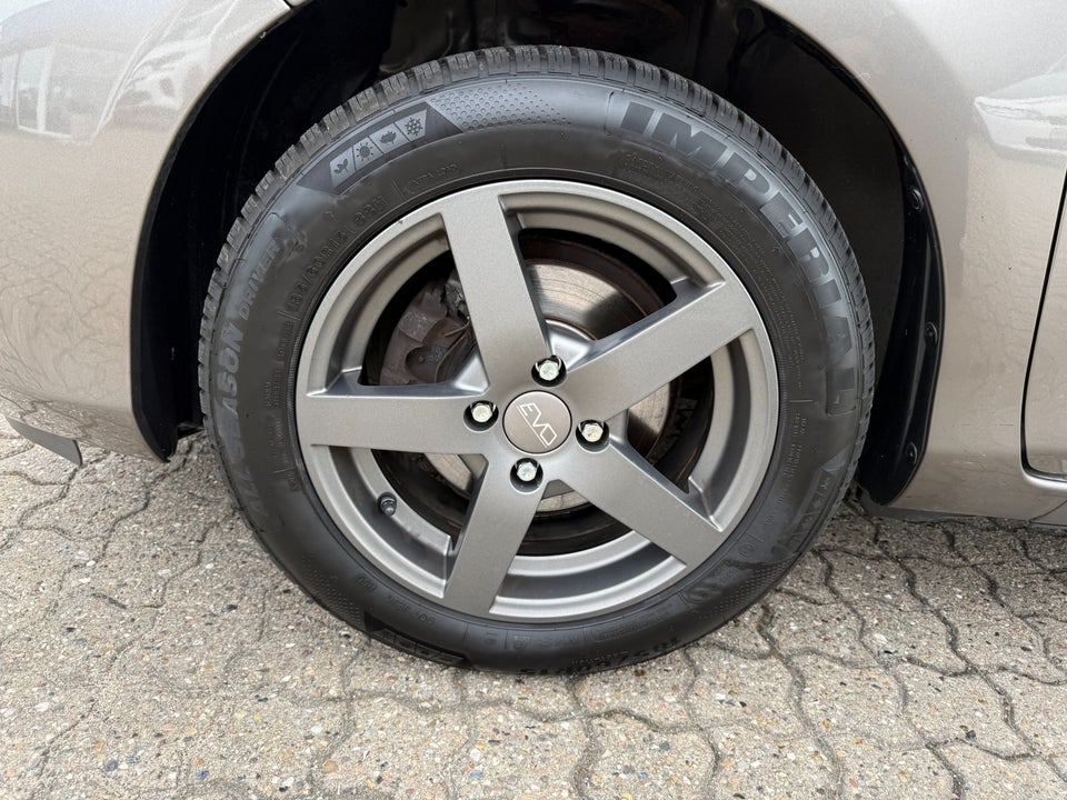 Toyota Yaris 1,0 VVT-i T2 5d