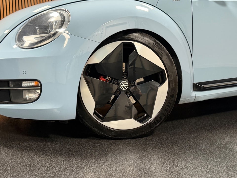 VW The Beetle 2,0 TDi 140 Design Cabriolet 2d