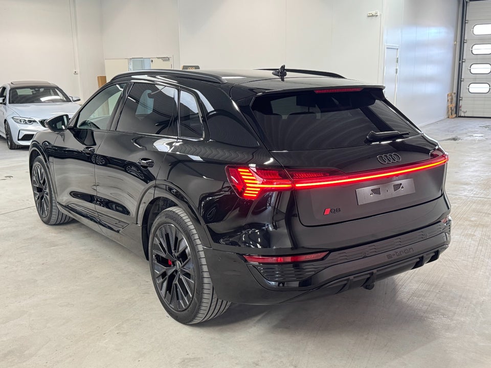 Audi Q8 e-tron 55 S-line quattro 5d