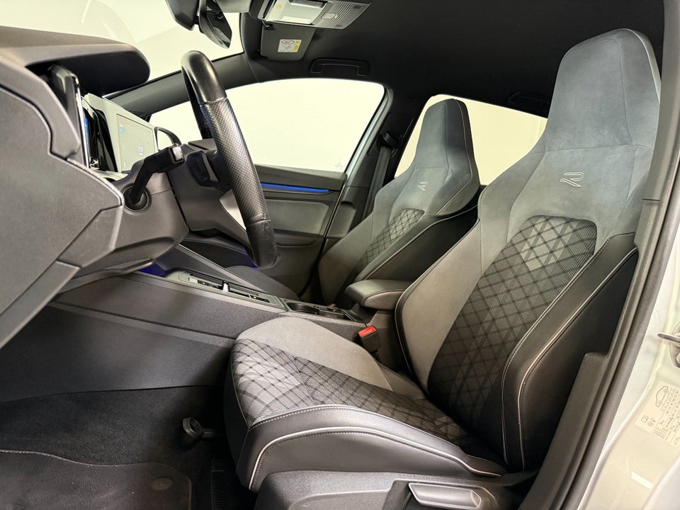 VW Golf VIII 1,5 eTSi 150 R-line Variant DSG 5d