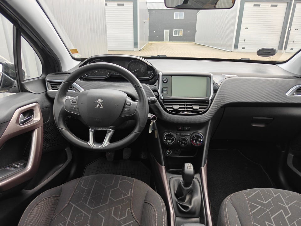 Peugeot 2008 1,2 VTi 82 Active Sky 5d