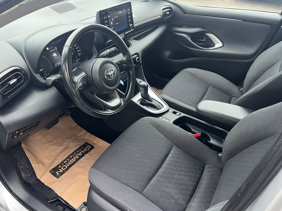 Toyota Yaris 1,5 Hybrid H3 e-CVT 5d