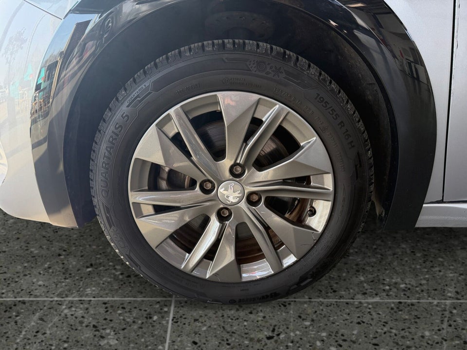 Peugeot e-208 50 Active Pack 5d