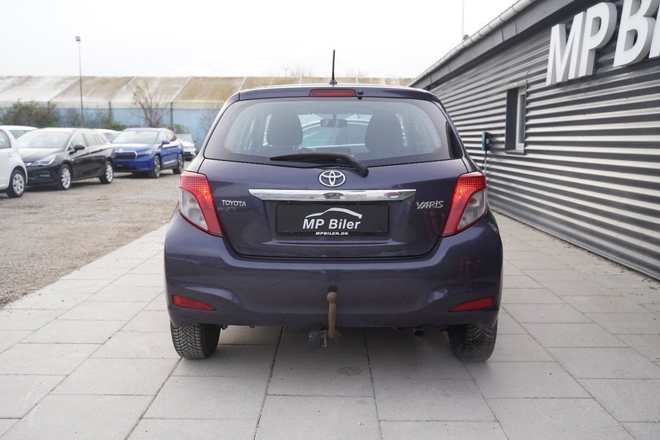 Toyota Yaris 1,3 VVT-i T2 5d