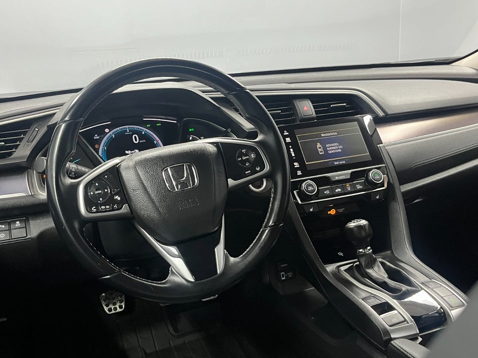 Honda Civic 1,6 i-DTEC Executive 4d