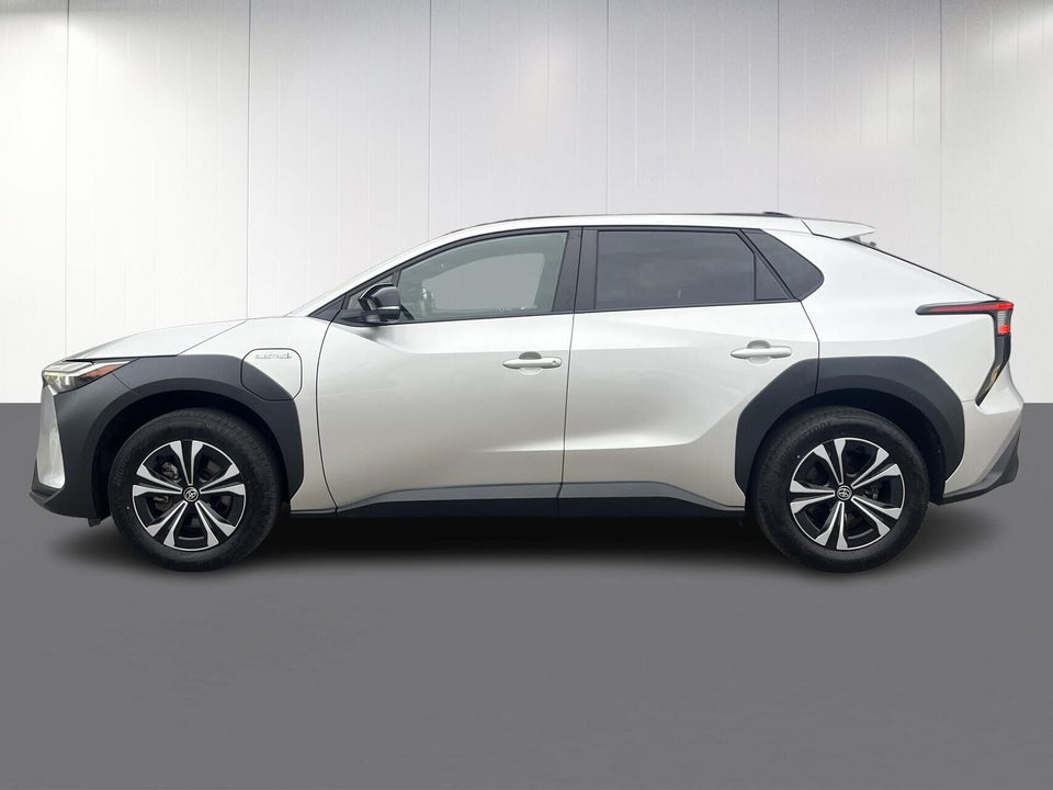 Toyota bZ4X Active 5d