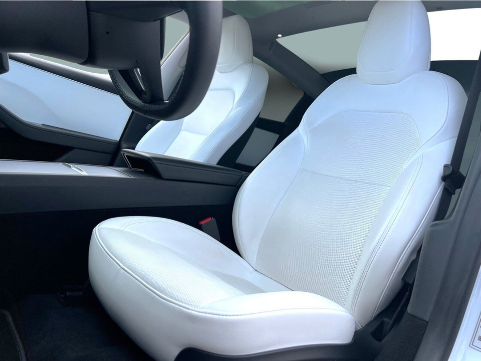 Tesla Model 3 Long Range AWD 4d