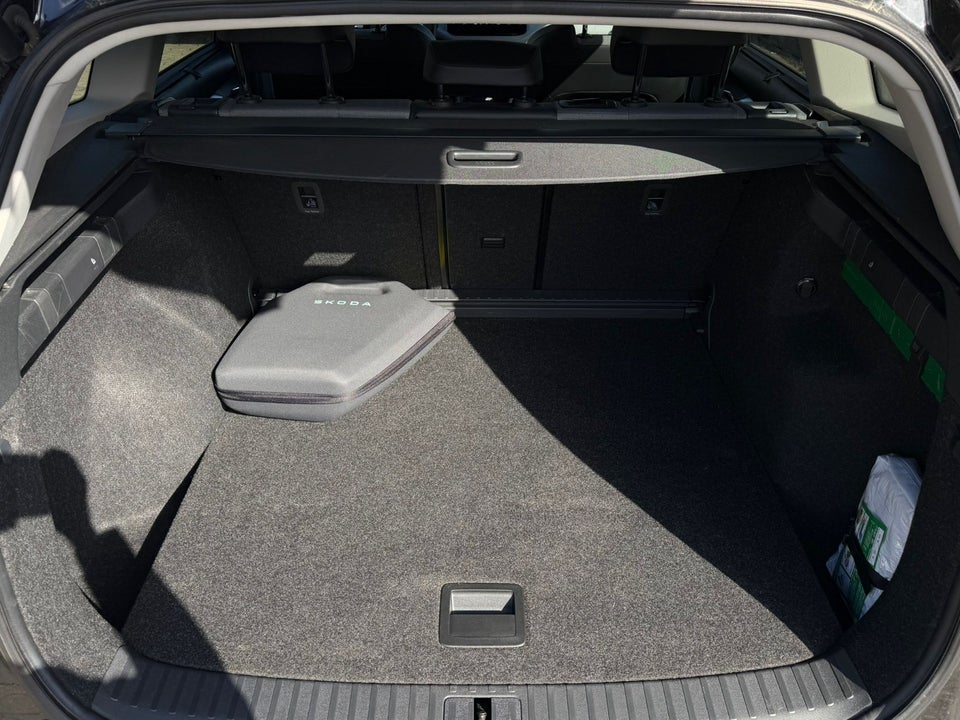 Skoda Enyaq 60 iV Loft 5d