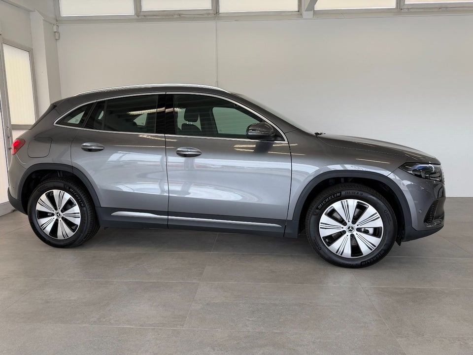 Mercedes EQA300 Progressive 4Matic 5d