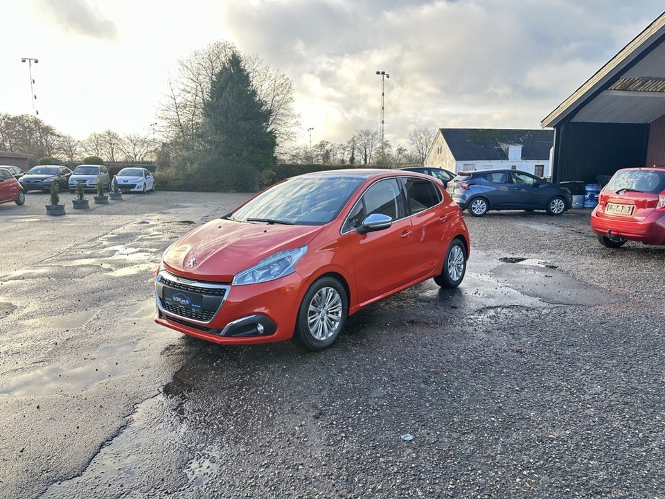 Peugeot 208 1,6 BlueHDi 100 Allure Sky 5d