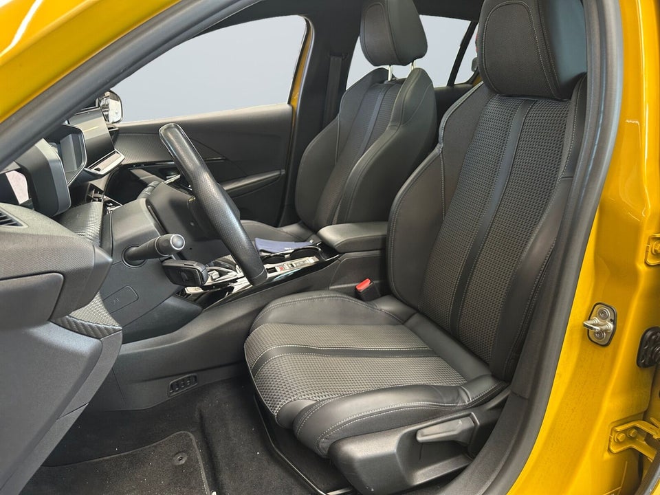 Peugeot e-208 50 GT 5d