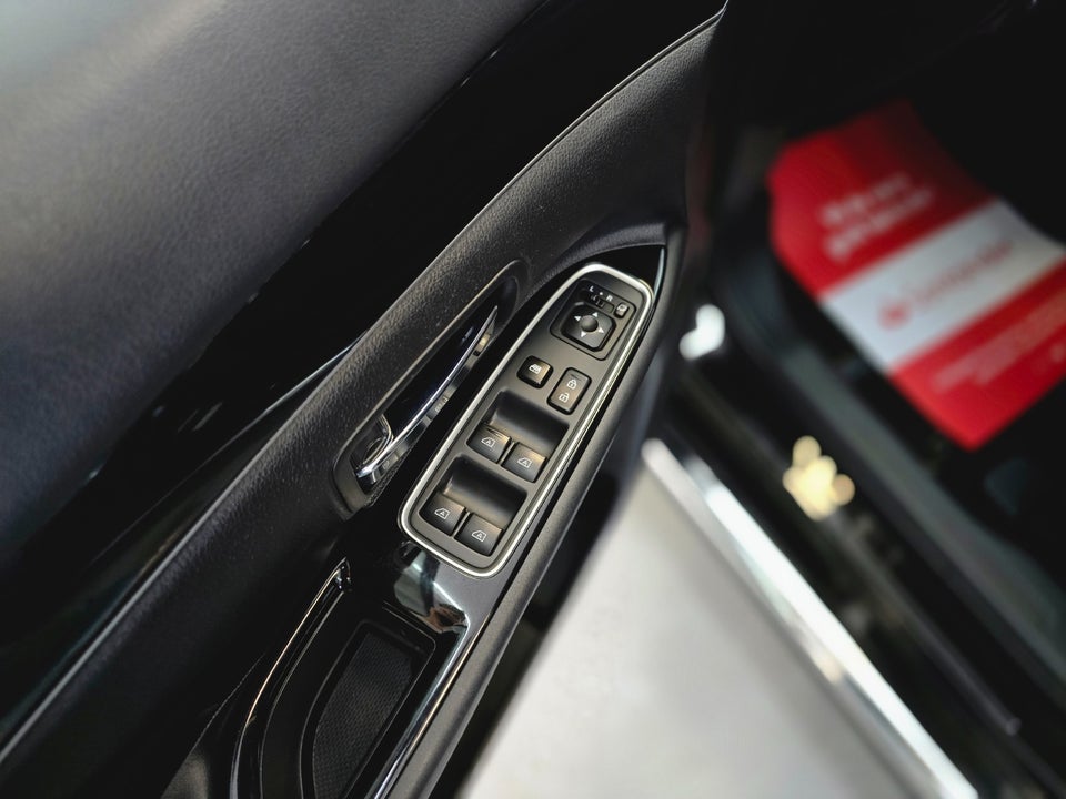 Mitsubishi Outlander 2,4 PHEV Intro Edition CVT 4WD 5d