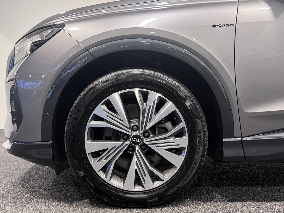 Audi Q4 e-tron 40 Advanced 5d