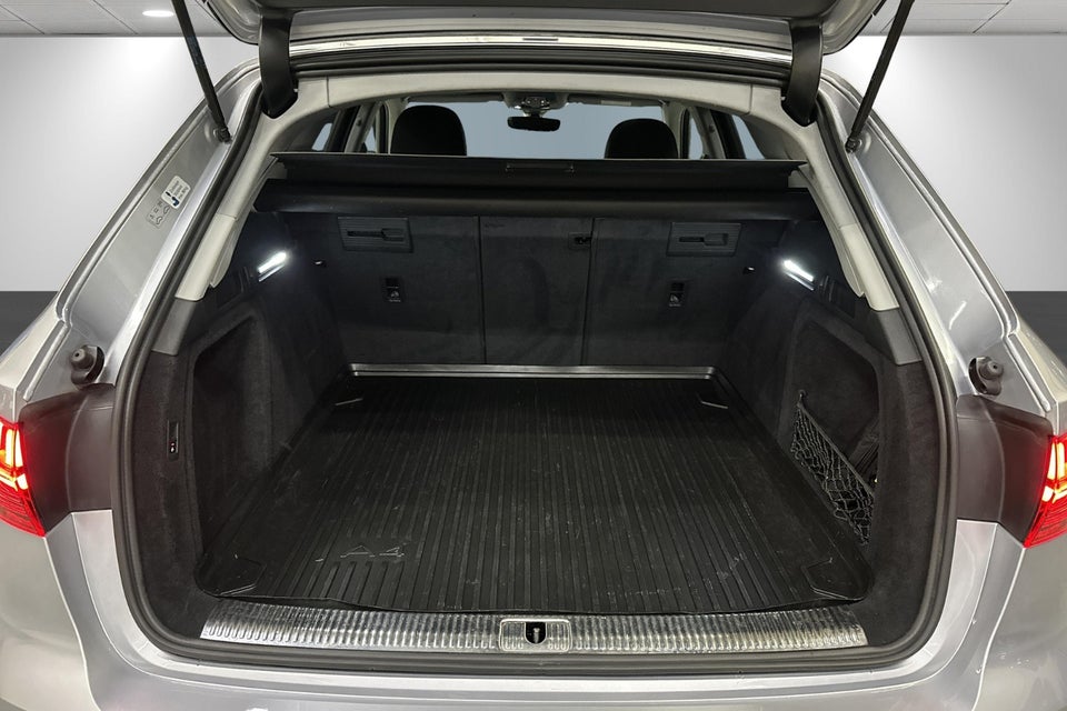 Audi A4 40 TFSi Advanced Prestige Tour plus Avant S-tr. 5d