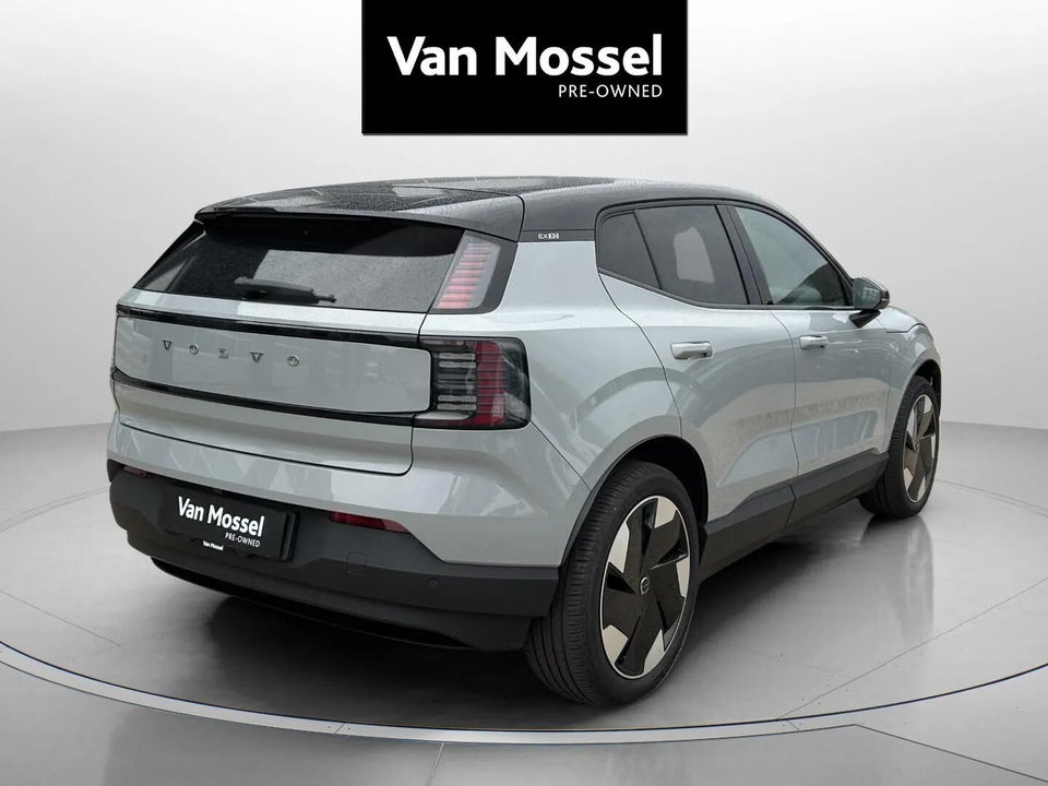 Volvo EX30 Extended Range Plus 5d