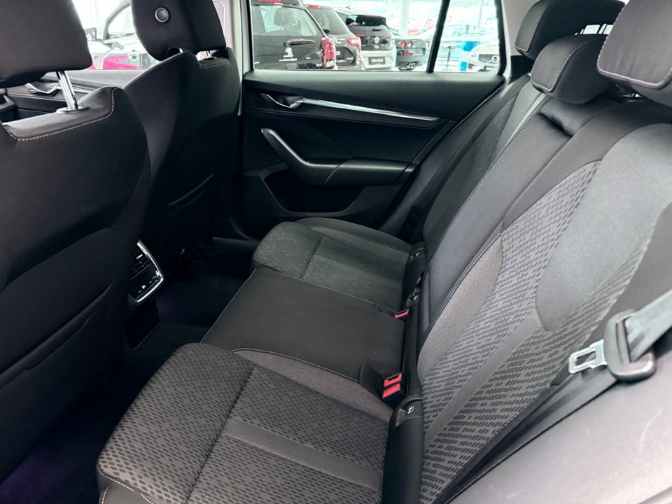 Skoda Octavia 1,4 TSi iV Plus Combi DSG 5d