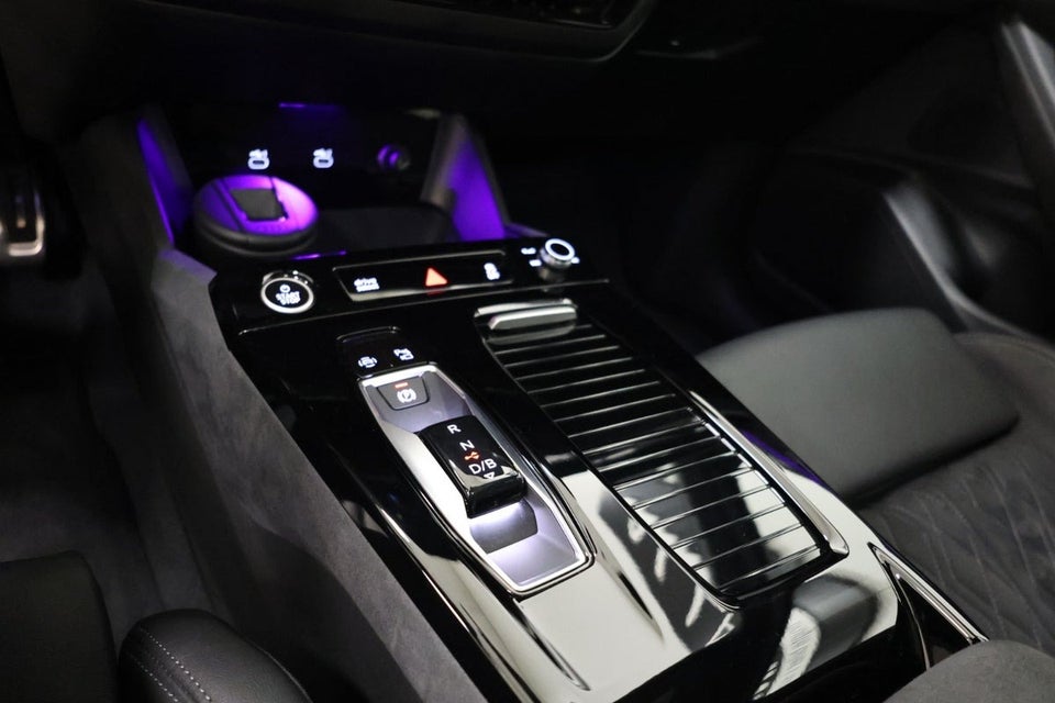 Audi Q6 e-tron S-line quattro 5d