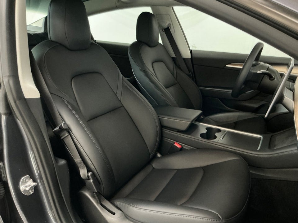 Tesla Model 3 Long Range AWD 4d