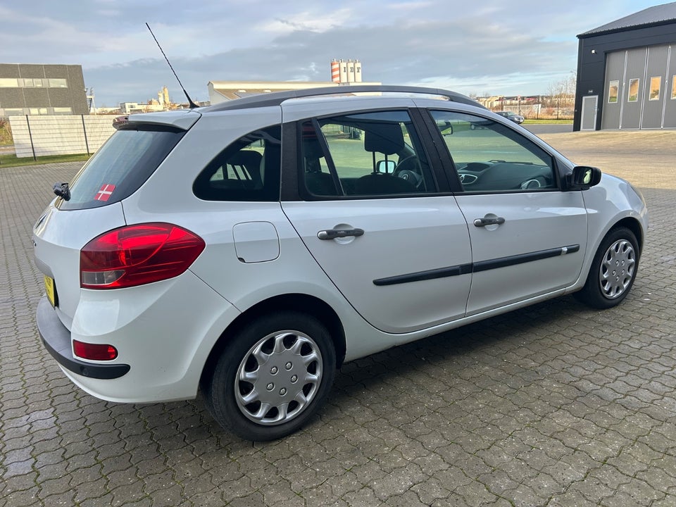 Renault Clio II 1,2 8V Basic 3d