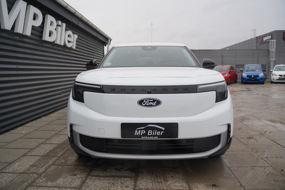 Ford Explorer 82 Select Extended Range 5d