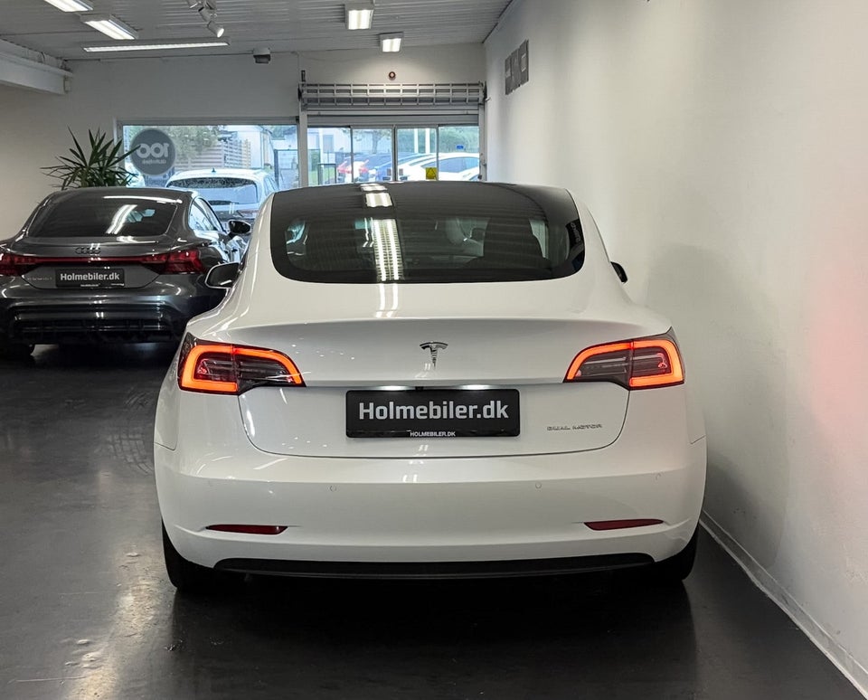 Tesla Model 3 Long Range AWD 4d