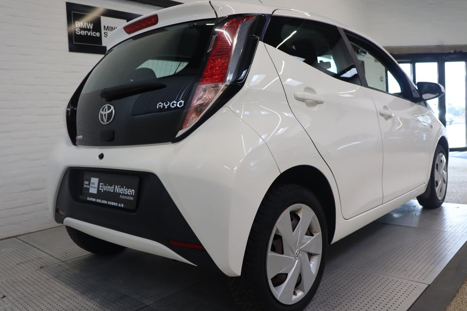 Toyota Aygo 1,0 VVT-i x-play 5d