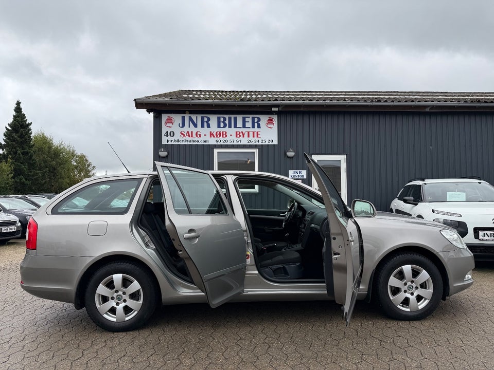 Skoda Octavia 1,8 TSi 160 Elegance Combi 5d