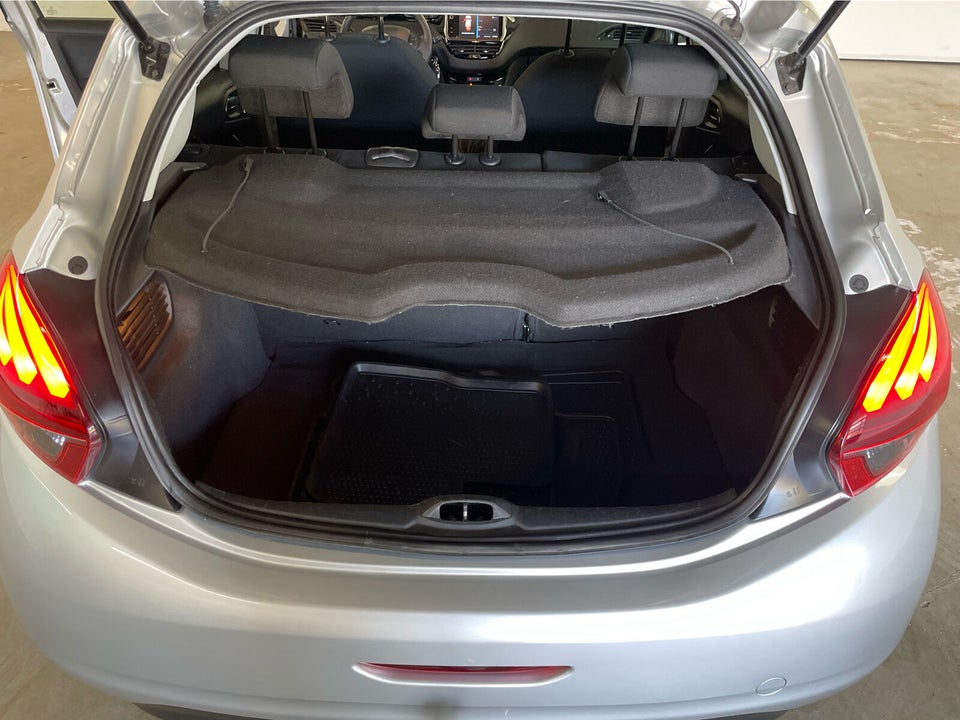 Peugeot 208 1,2 VTi 82 Envy 5d