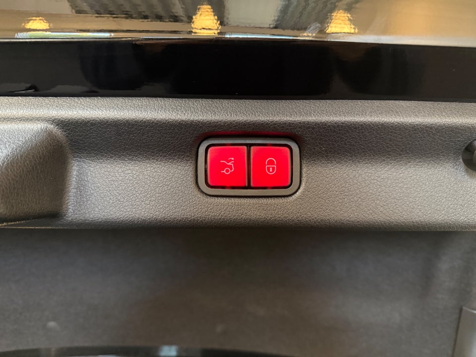 Mercedes EQE350 Electric Art 4d