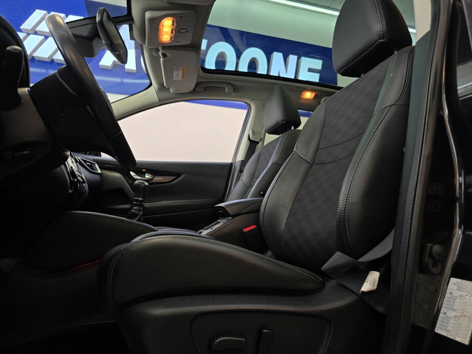 Nissan Qashqai 1,6 Dig-T 163 Tekna 5d