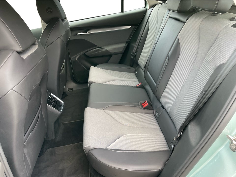 Skoda Enyaq 60 iV Plus 5d