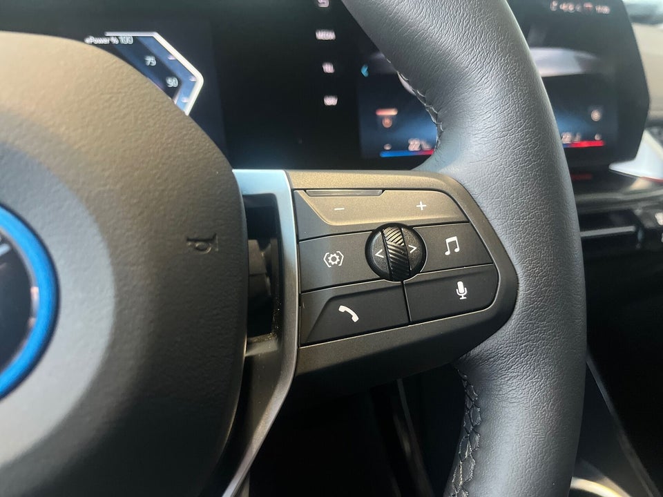 BMW iX1 eDrive20 X-Line 5d