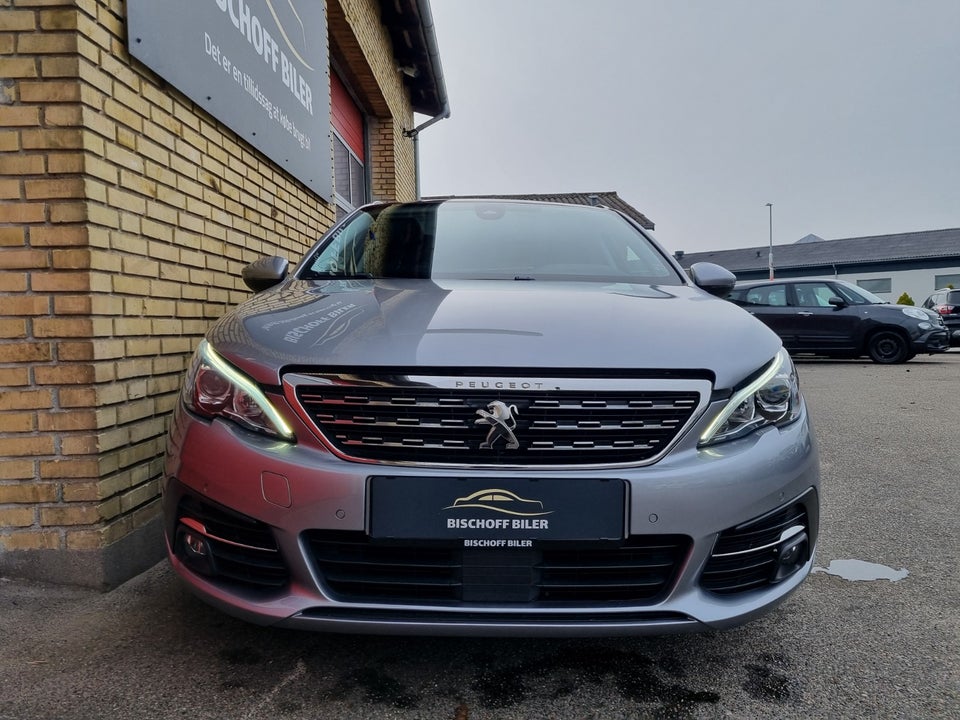 Peugeot 308 1,2 PureTech 130 Selection Sky SW EAT8 5d