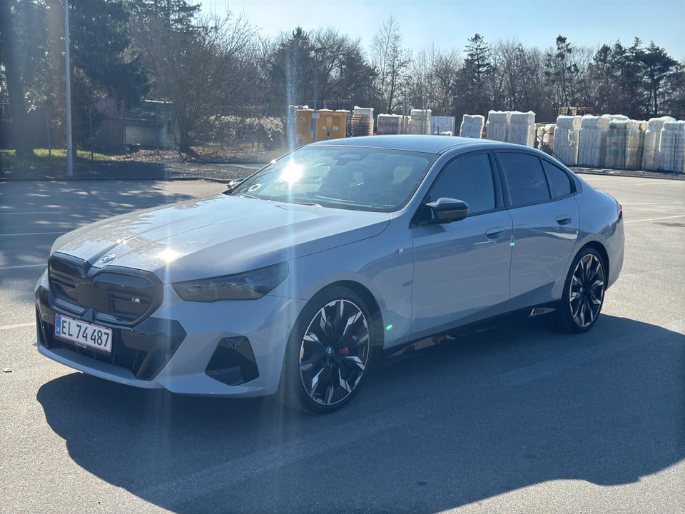 BMW i5 M60 xDrive 4d