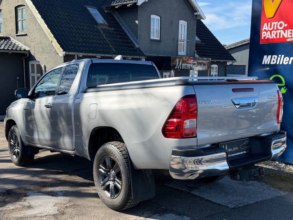 Toyota HiLux 2,8 D T3 Ex.Kab aut. 4d