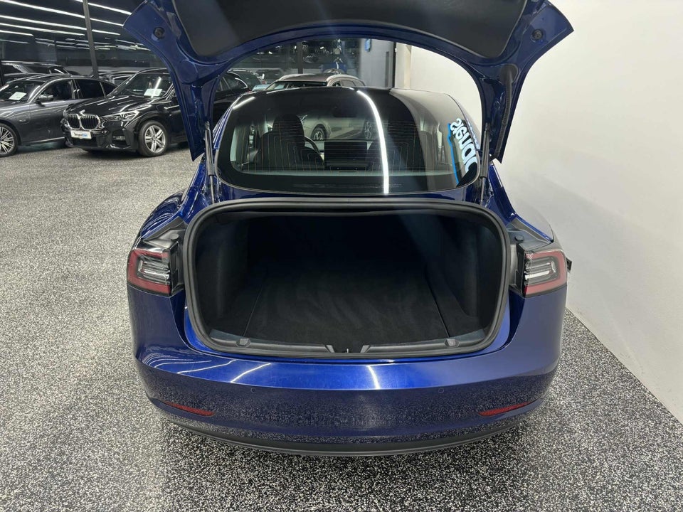 Tesla Model 3 Standard Range+ RWD 4d