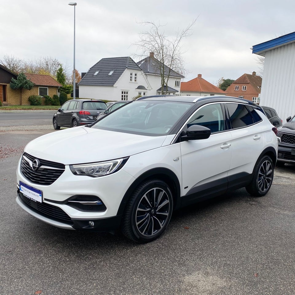 Opel Grandland X 1,6 Hybrid4 Exclusive aut. 5d