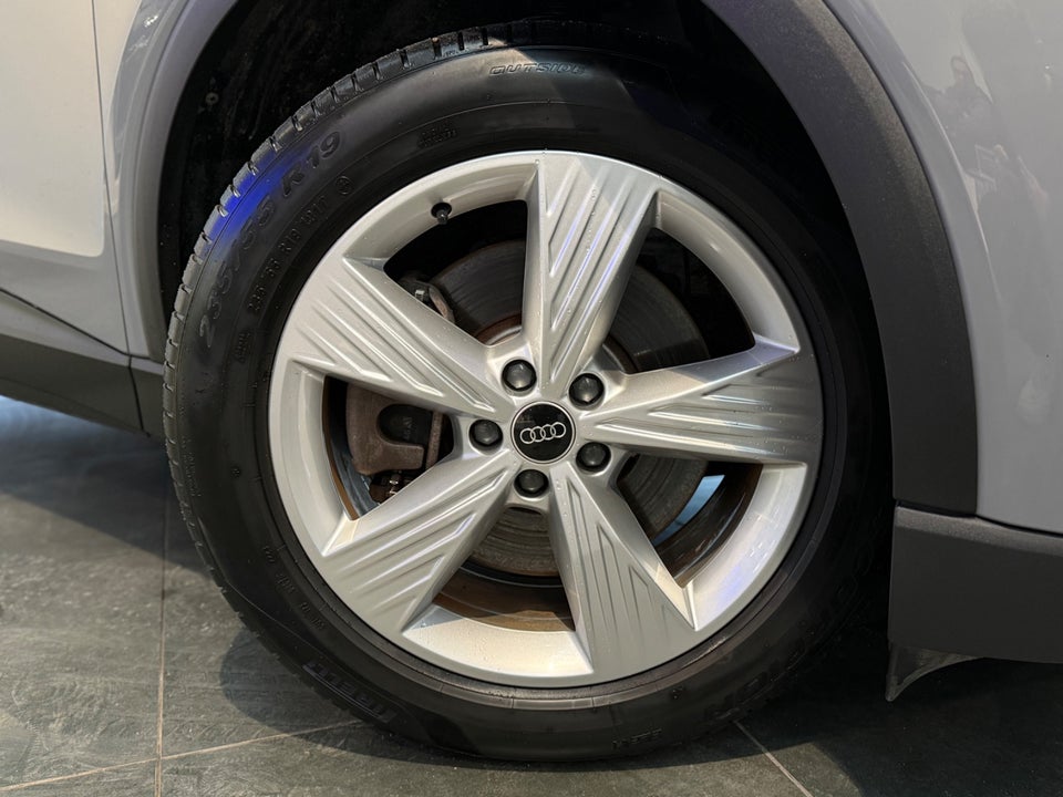 Audi Q4 e-tron 40  5d