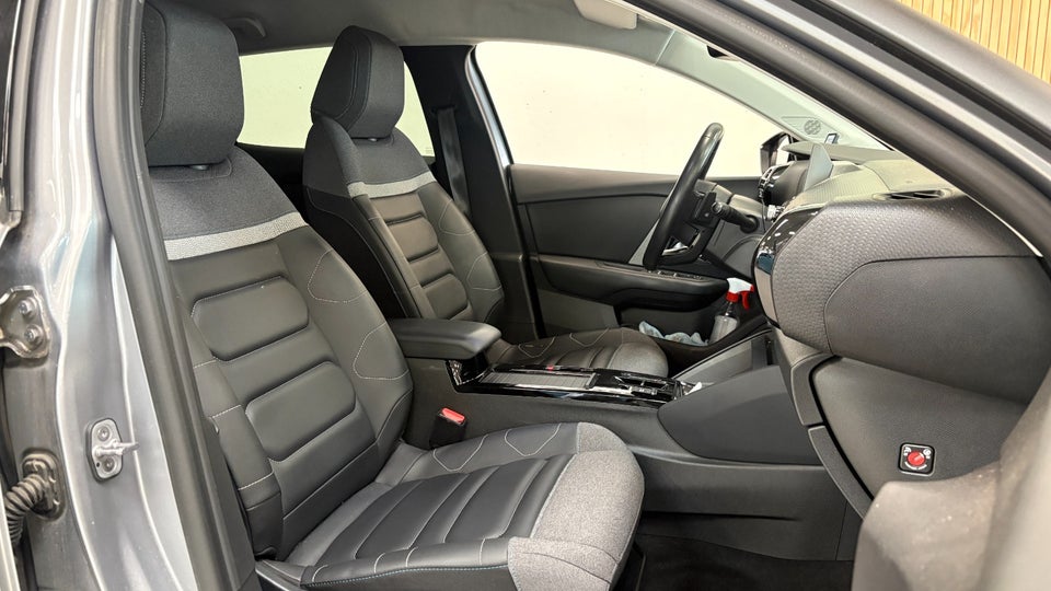 Citroën C4 1,2 PureTech 130 Shine EAT8 5d