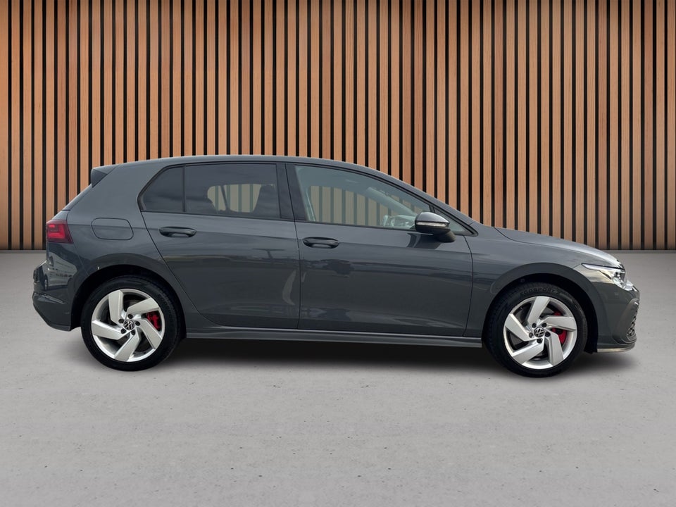 VW Golf VIII 1,4 GTE DSG 5d