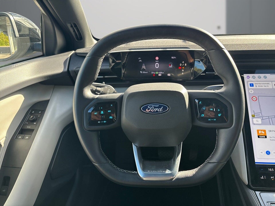 Ford Explorer 77 Premium Extended Range 5d